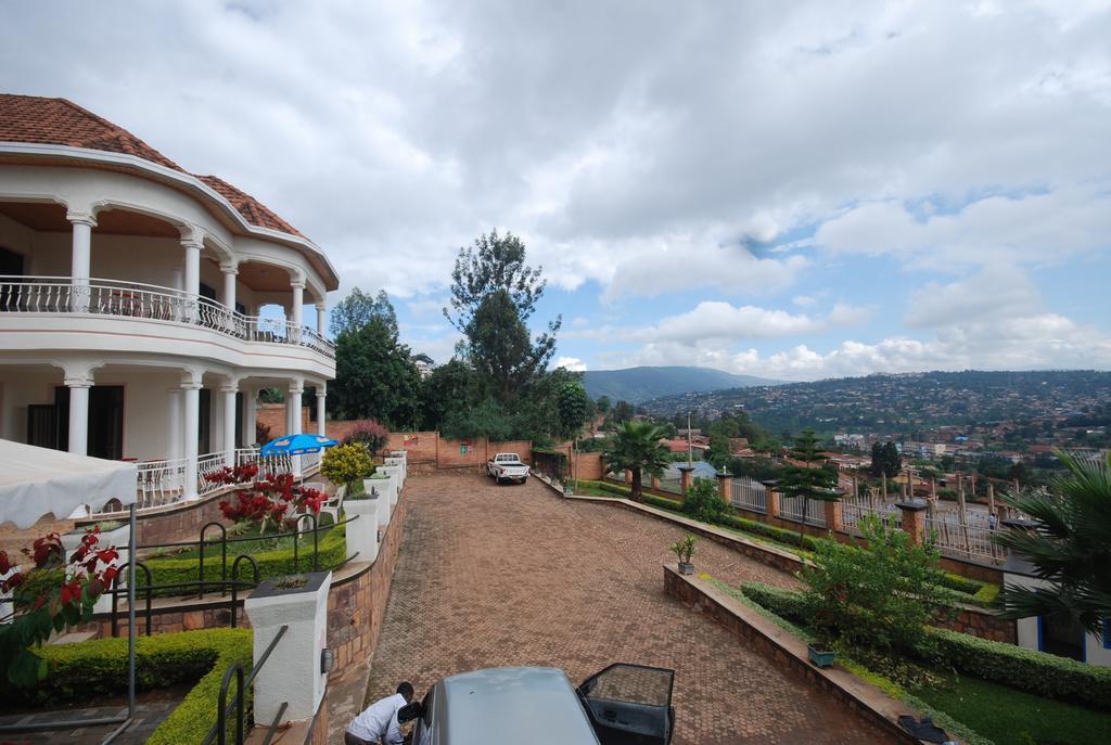 Step Town Hotel Kigali Exterior photo